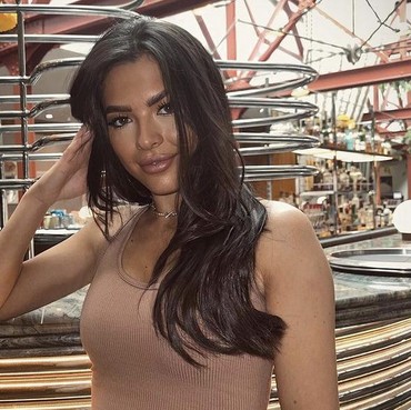 Pamer Dada Mulus ke Pacar, Putri Michael Owen Sukses Bikin Penonton Syok