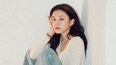 Go Yoon-jung Dikonfirmasi Bintangi Spin-Off Hospital Playlist