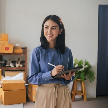 img-title Tips Membangun Networking Dalam Dunia Kerja, yang Merasa Introvert Juga Bisa Kok!