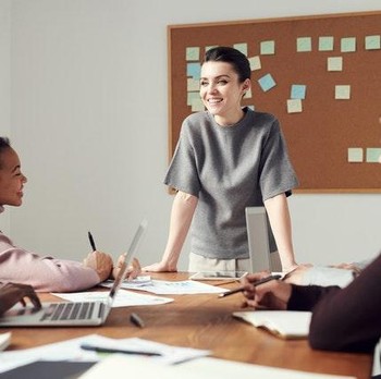 4 Zodiak Paling Loyal yang Bisa Memberikan Kontribusi Besar di Kantor