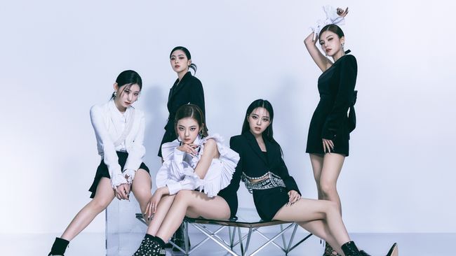 ITZY akan kembali menyapa ITZY dan pembaca CNNIndonesia.com soal album terbaru, CHECKMATE, yang rilis pada Jumat (15/7).