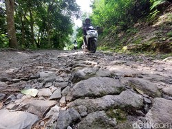 Jalan di Pelosok KBB Rusak Parah, Belum Tersentuh Perbaikan Sejak 2013