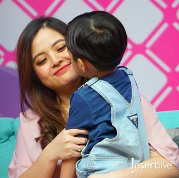 Tasya Kamila Cerita Hobi Lucu Sang Anak, Koleksi Kipas hingga 50 Buah