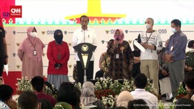 VIDEO: Momen Jokowi Dengar Curhatan Bude Lastri
