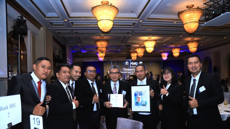 PT Bank Rakyat Indonesia (Persero) Tbk atau BRI meraih dua penghargaan bertaraf internasional dari The Asset Triple A.