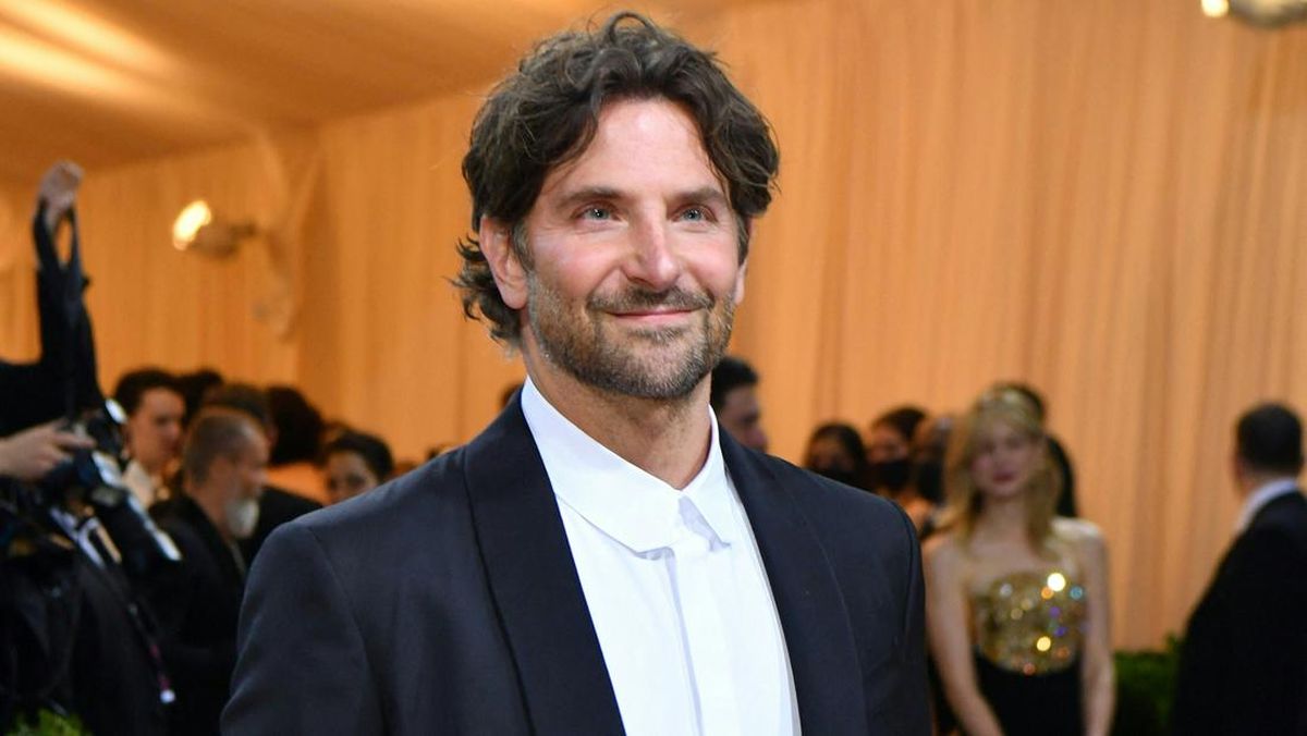 Bradley Cooper Diincar Jadi Sutradara dan Penulis Prekuel Ocean's 11
