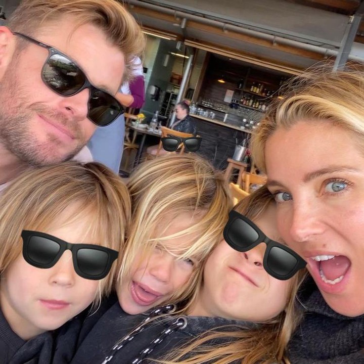 <p>Film <em>Thor: Love and Thunder</em> kini sedang menjadi perbincangan publik. Profil aktor utamanya, Chris Hemsworth pun lantas menuai sorotan. Tak terkecuali keluarganya. Ia diketahui memiliki tiga anak, India Rose, Sasha, dan Tristan. (Foto: Instagram @chrishemsworth)</p>