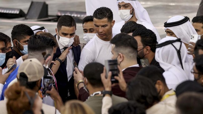 Berikut tiga sumber kekayaan Ronaldo yang membuatnya hidup bergelimang harta.