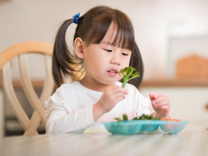 7 Manfaat Minyak Ikan untuk Anak, Benarkah Bisa Menambah Nafsu Makan?
