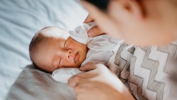 KAPAN BERUNTUSAN PADA BAYI PERLU DIPERIKSAKAN KE DOKTER?