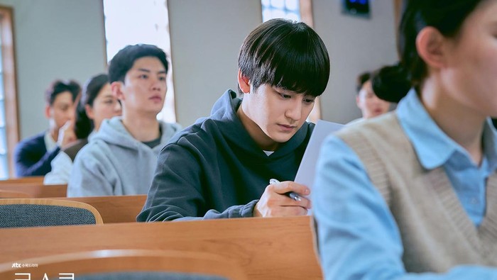 Beauties Sudah Tahu? Kata 'Oppa' yang Diserap dari Bahasa Korea Telah Terdaftar di KBBI!