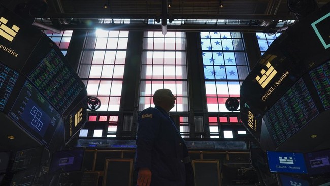 Bursa Saham AS Jatuh Terparah Sejak Juni 2020 Bursa saham AS jatuh terparah sejak Juni 2020 usai rilis data inflasi Agustus 2022 melansir indeks harga konsumen 8,3 persen.