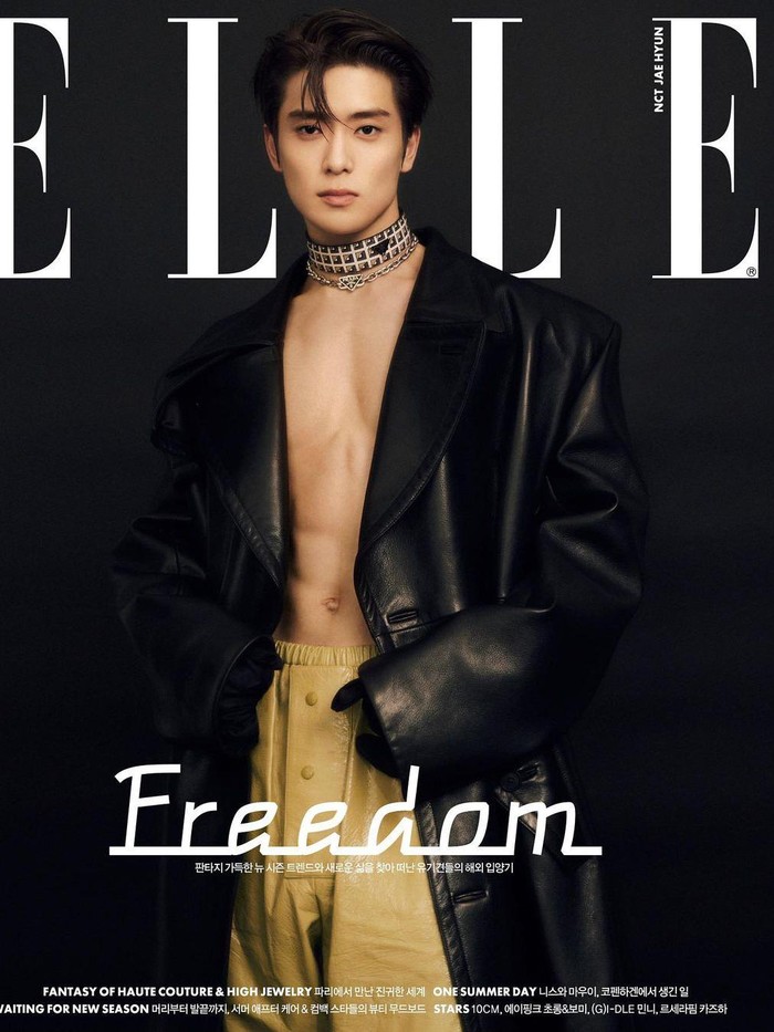Jaehyun NCT tampil memukau dalam pemotretannya bersama ELLE Korea x Prada. Mengenakan leather blazer serta khaki pants, sang idol-aktor menampilkan image yang maskulin./ Foto: instagram.com/ellekorea