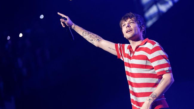 Louis Tomlinson sudah berada di Jakarta untuk konser yang akan digelar nanti malam.