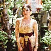 4 Artis Ini Tampil Elegan dalam Balutan Kebaya Bali, Siapa Favoritmu?