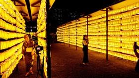FOTO: Mengenang Korban Perang Lewat Festival Lentera di Jepang