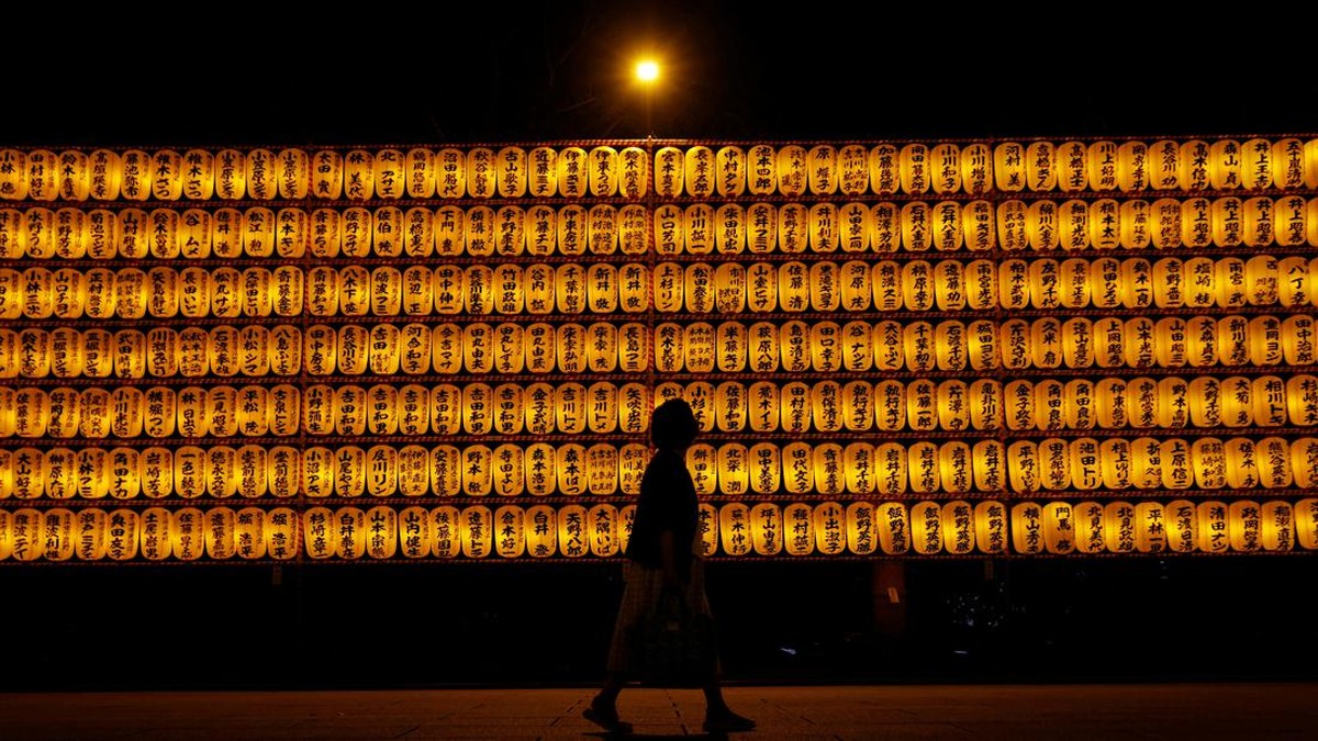 FOTO: Mengenang Korban Perang Lewat Festival Lentera di Jepang