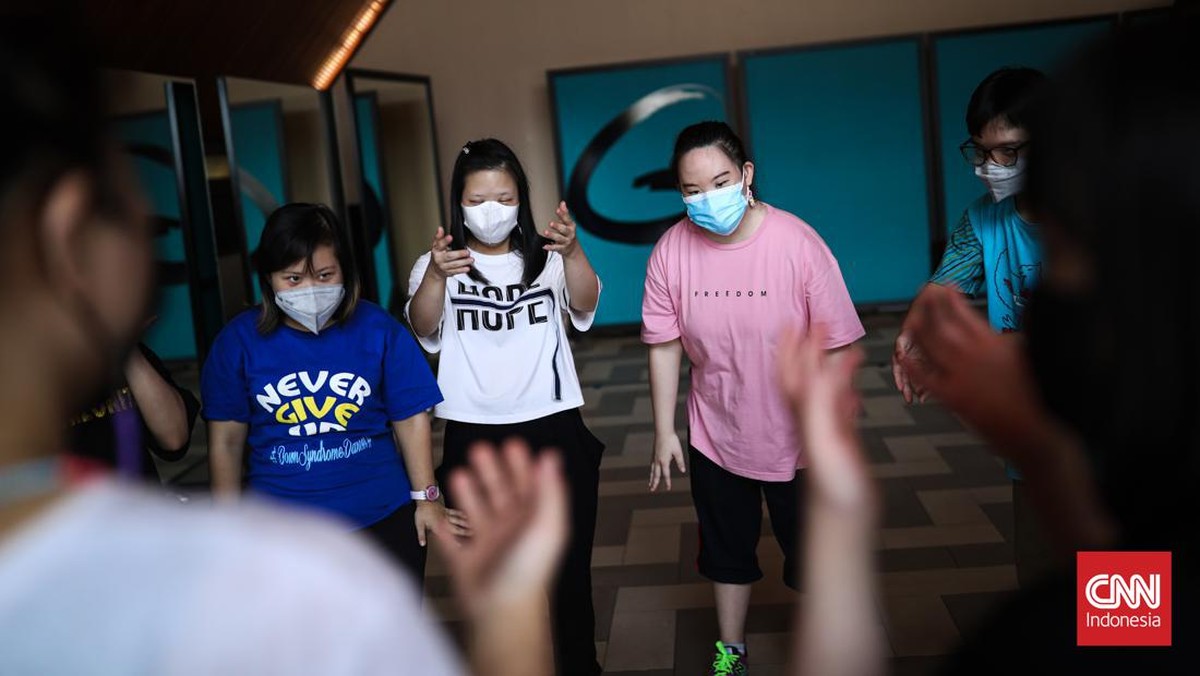 FOTO: Namira dan Latihan Tari Kreasi Anak Down Syndrome