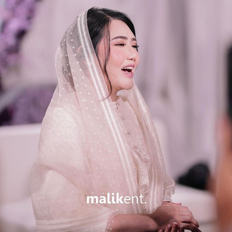 Pengajian Jelang Pernikahan Via Vallen Pengajian Jelang Pernikahan Via Vallen