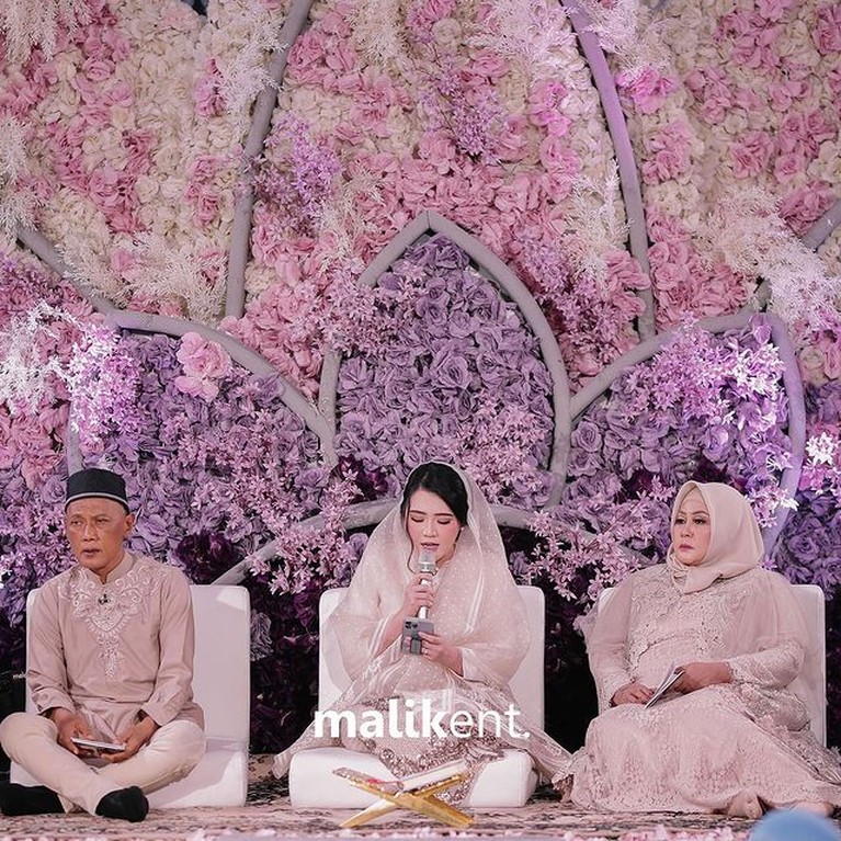 Pengajian Jelang Pernikahan Via Vallen Pengajian Jelang Pernikahan Via Vallen