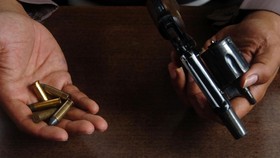 Kejar Orang Mabuk, Polisi di NTT Luka Serius Tertembak Senjata Rekan
