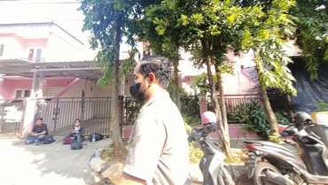 img-title Nyaris 4 Jam Geledah, Polisi Akhirnya Bubar Jalan dari Rumah Nikita Mirzani