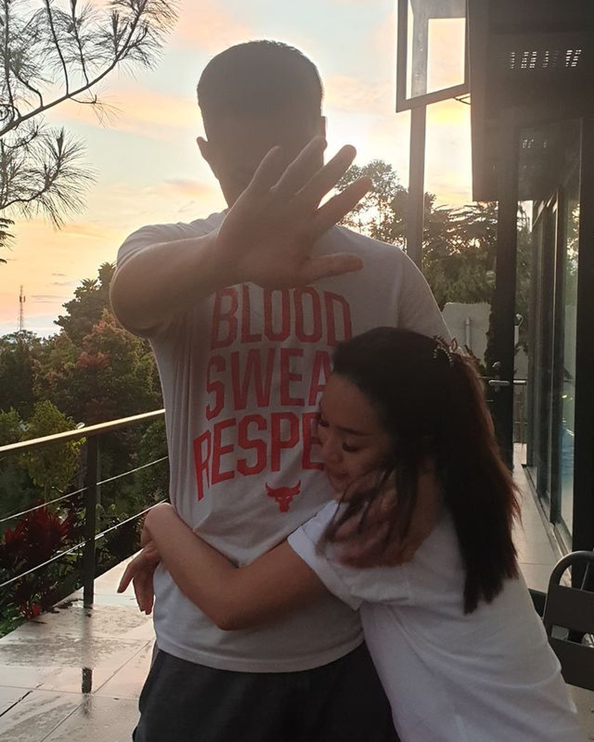 Potret Kemesraan Zaskia Gotik dan Suami