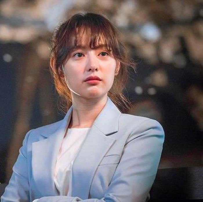 Potret Kim Ji Won sebagai Choi Ae Ra di dalam drama Fight for My Way. (Foto: soompi.com)