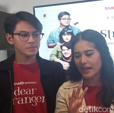 Duet Prilly dan Umay Shahab Bikin Rey Bong Cs Tertantang di 'Dear Stranger'