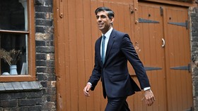 Rishi Sunak, Crazy Rich Jadi PM Inggris Pertama Keturunan India