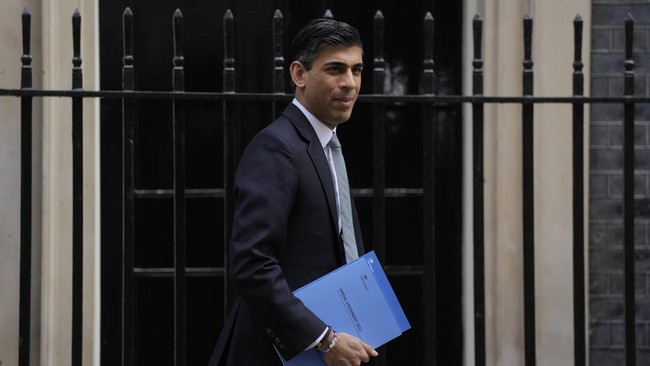 Nilai tukar poundsterling Inggris semakin bergejolak usai Rishi Sunak menjabat sebagai Perdana Menteri Inggris, menggantikan Liz Truss.