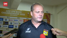 VIDEO: Pelatih Laos Tantang Netizen Indonesia: Datanglah Ke Stadion!