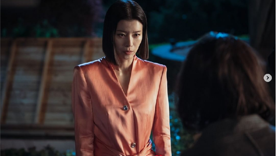 Drama Korea Eve Episode 14