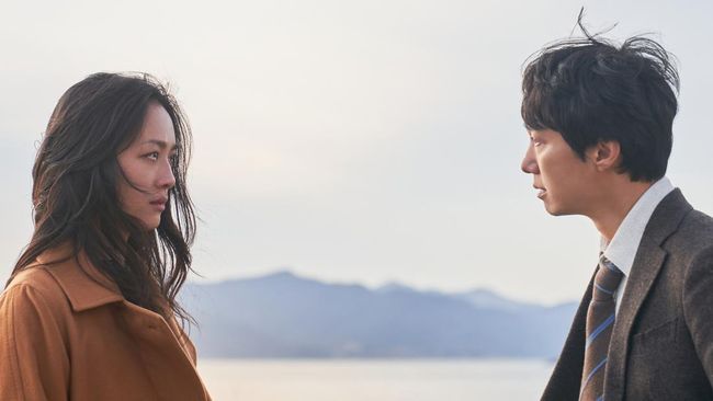 Sinopsis Decision to Leave, film terbaru sutradara Park Chan-wook dibintangi Tang Wei dan Park Hae-il. Decision to Leave tayang di bioskop.