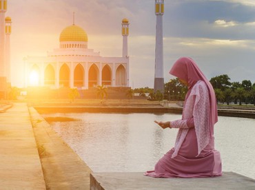 img-title Kapan Makmum Baca Al-Fatihah Saat Sholat Jamaah? Ini Penjelasannya!