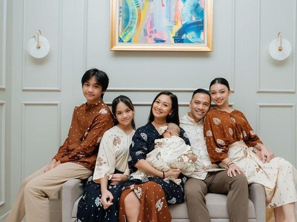 7 Potret Bevan Anak Laki-Laki Nola B3 Sering Bantu Momong Adik, Kini Sudah SMA
