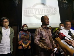 Didampingi Hotman Paris cs, Bahlil Blusukan ke Gerai Holywings