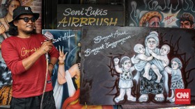 FOTO: Mampir ke Pelukis Truk Jalur Pantura
