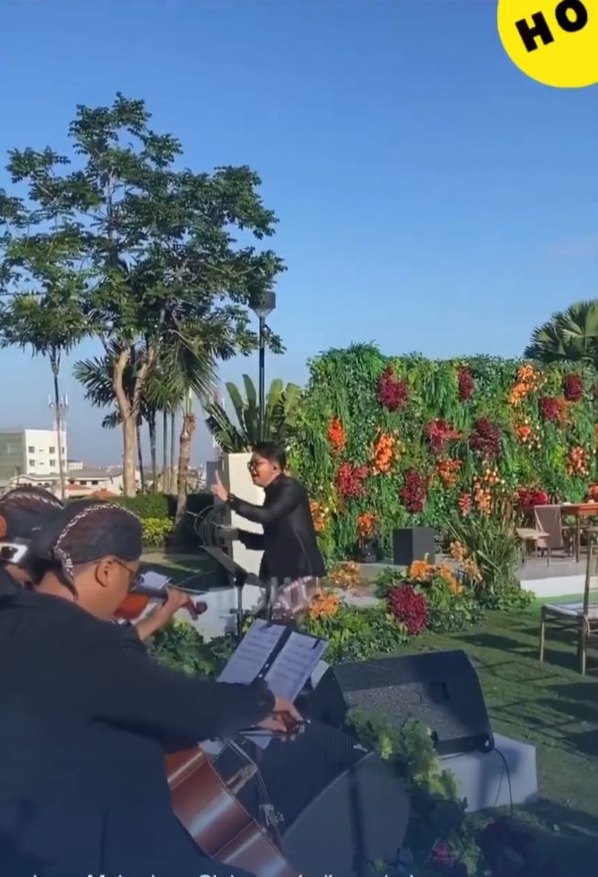 Pernikahan Via Vallen