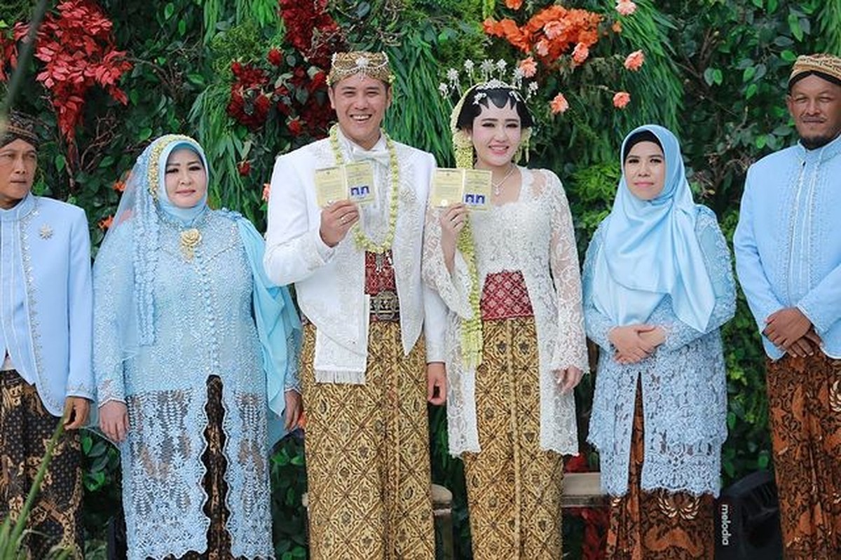 Pernikahan Via Vallen