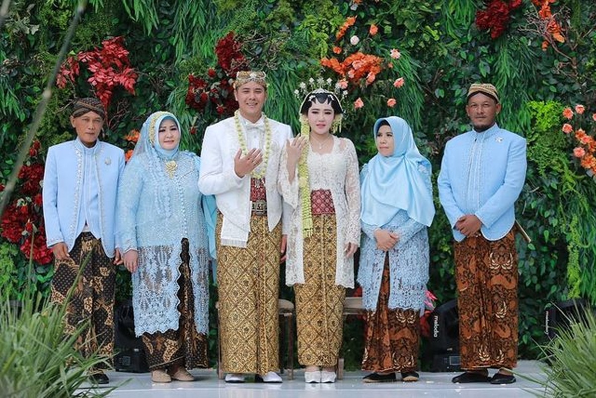 Pernikahan Via Vallen