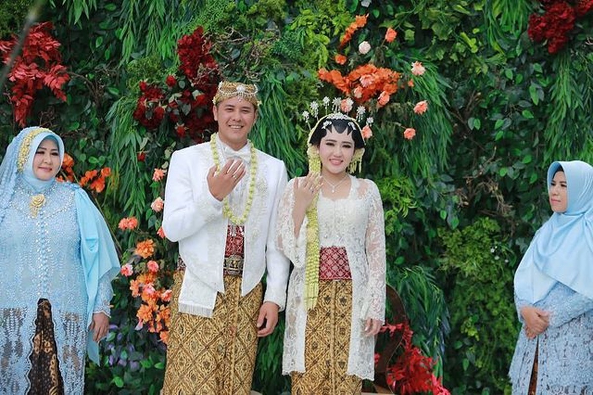 Pernikahan Via Vallen