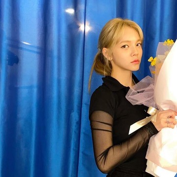 img-title Kembali ke Industri Hiburan Usai Skandal, Jimin eks AOA Tanda Tangani Kontrak dengan Agensi Baru