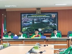 UMI Beri Gelar Doktor Kehormatan untuk Menteri Pengajian Tinggi Malaysia