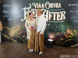 Via Vallen Sah Jadi Istri Chevra Yolandi, Pesta Belum Usai