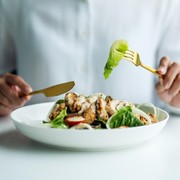 Wajib Coba, Studi Ungkap Makan di Piring Warna Ini Ampuh Bantu Turunkan Berat Badan!