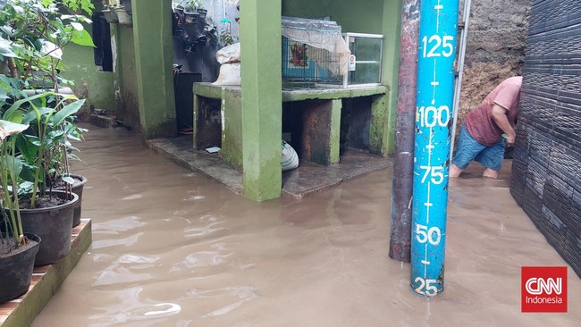 Wilayah yang paling banyak terendam banjir di ibu kota berada di Jakarta Timur dan Jakarta Selatan.