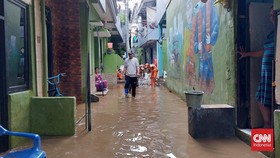 Banjir Sempat 175 cm, Genangan Air di Kampung Melayu Mulai Surut