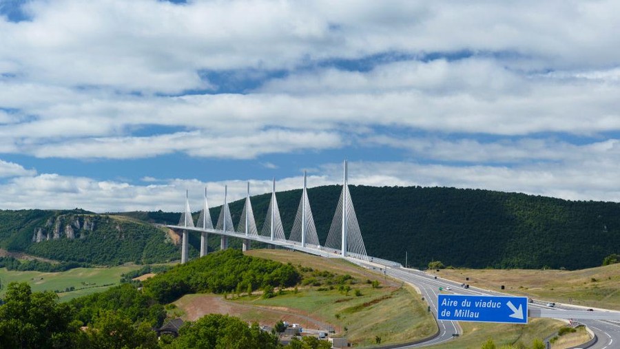 Jembatan Millau France, Aveyron 12, Millau, The Viaduct at Millau. (Photo by: Eye Ubiquitous/Universal Images Group via Getty Images)