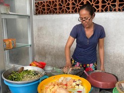 Jaen! Plecing Telengis Khas Karangasem, Harganya Mulai Rp 3 Ribuan